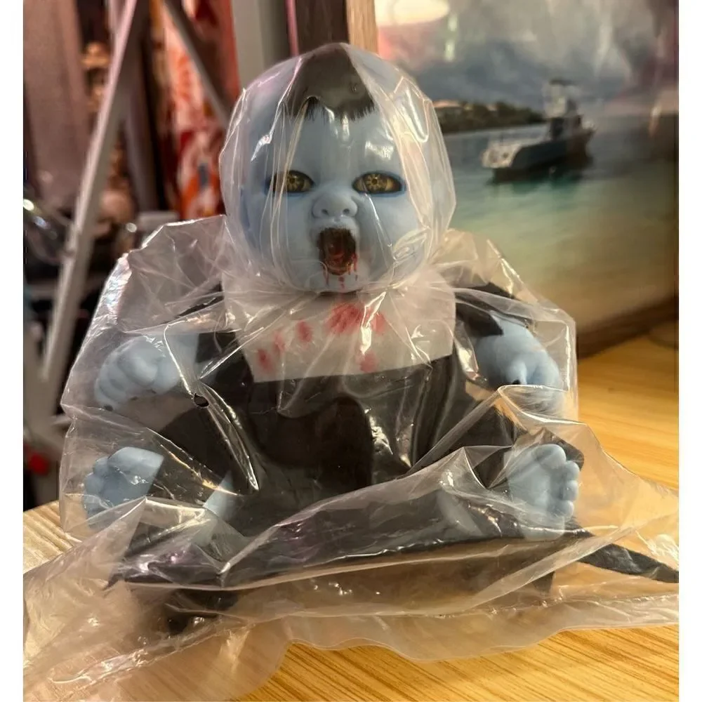 Mezco 2005 Living Dead Dollies-Lilith LE 600 NIB